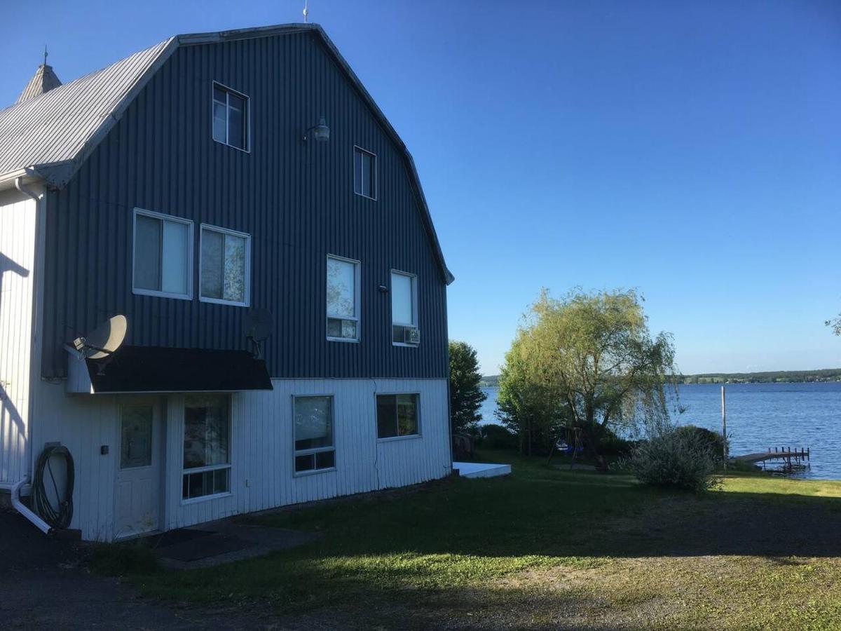La Grange Sur Le Lac App A Et B Saint Romain Luaran gambar