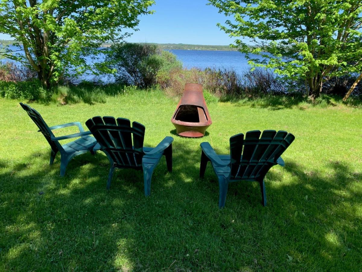 La Grange Sur Le Lac App A Et B Saint Romain Luaran gambar